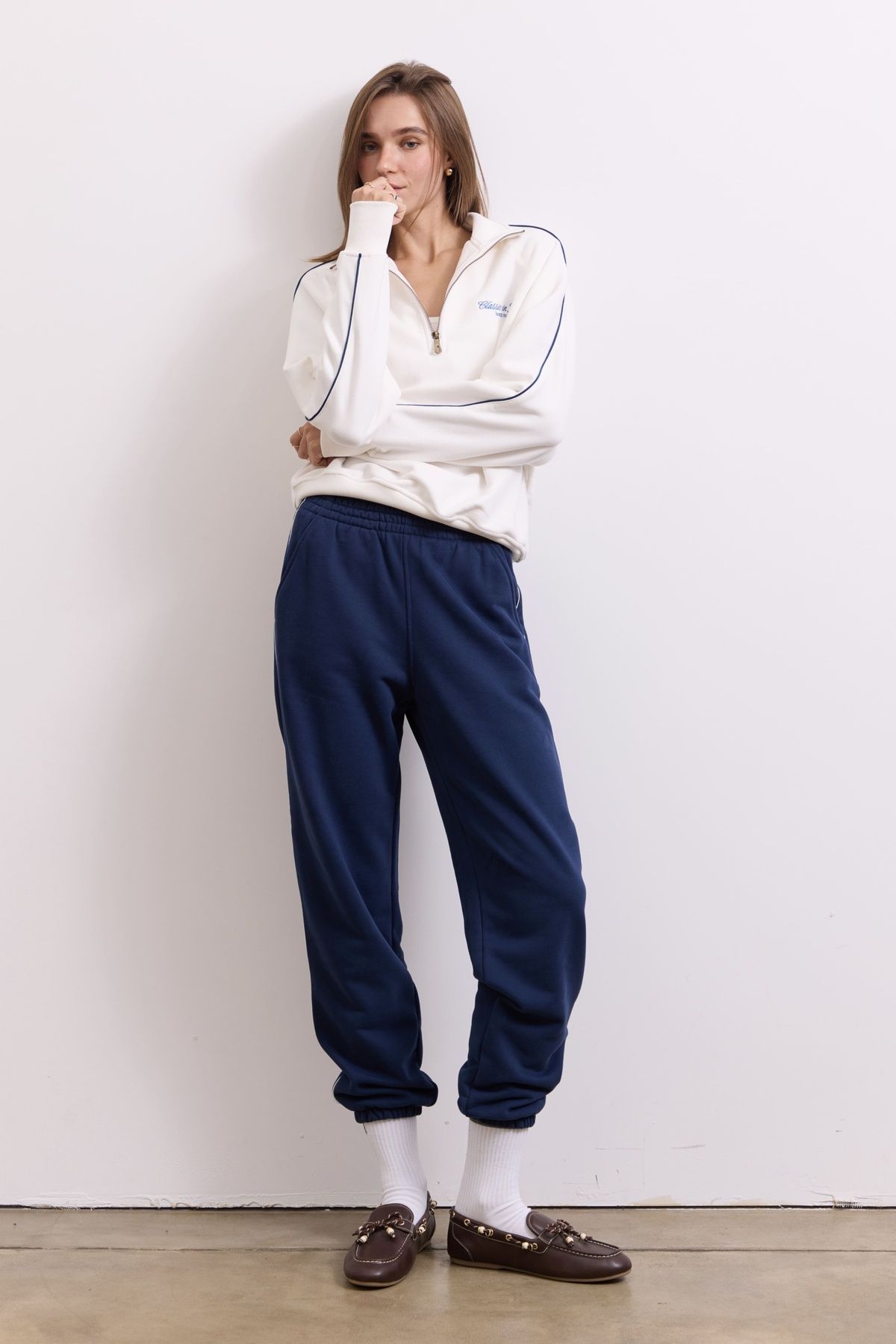 Брюки Joggers Classic in Motion, Темно-синій