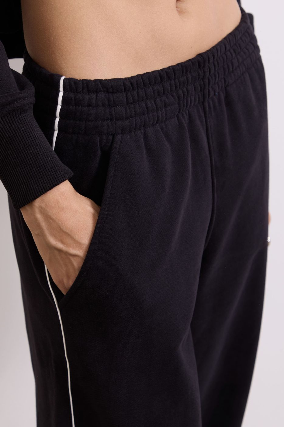 Брюки Joggers Classic in Motion, Чорний
