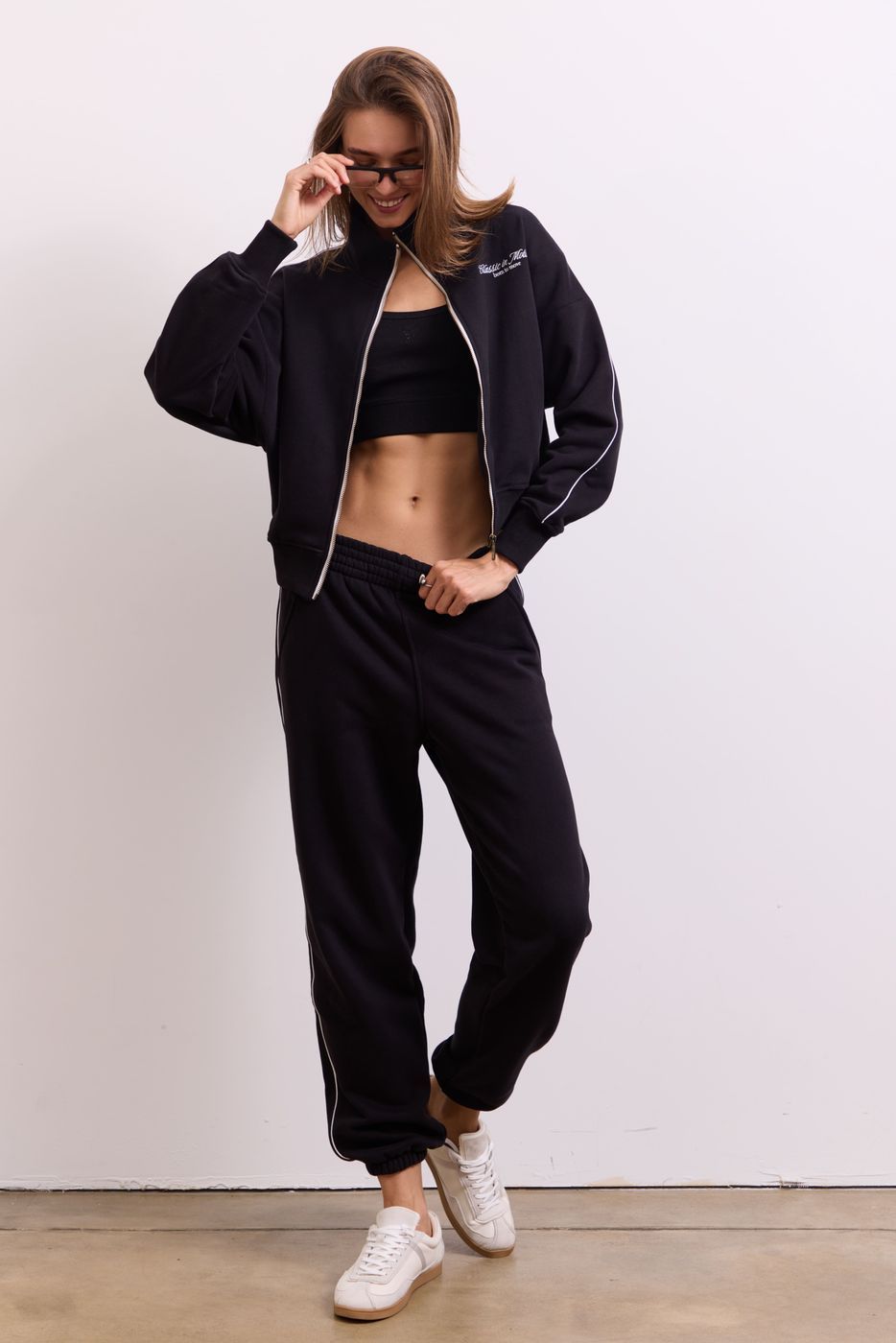Брюки Joggers Classic in Motion, Чорний