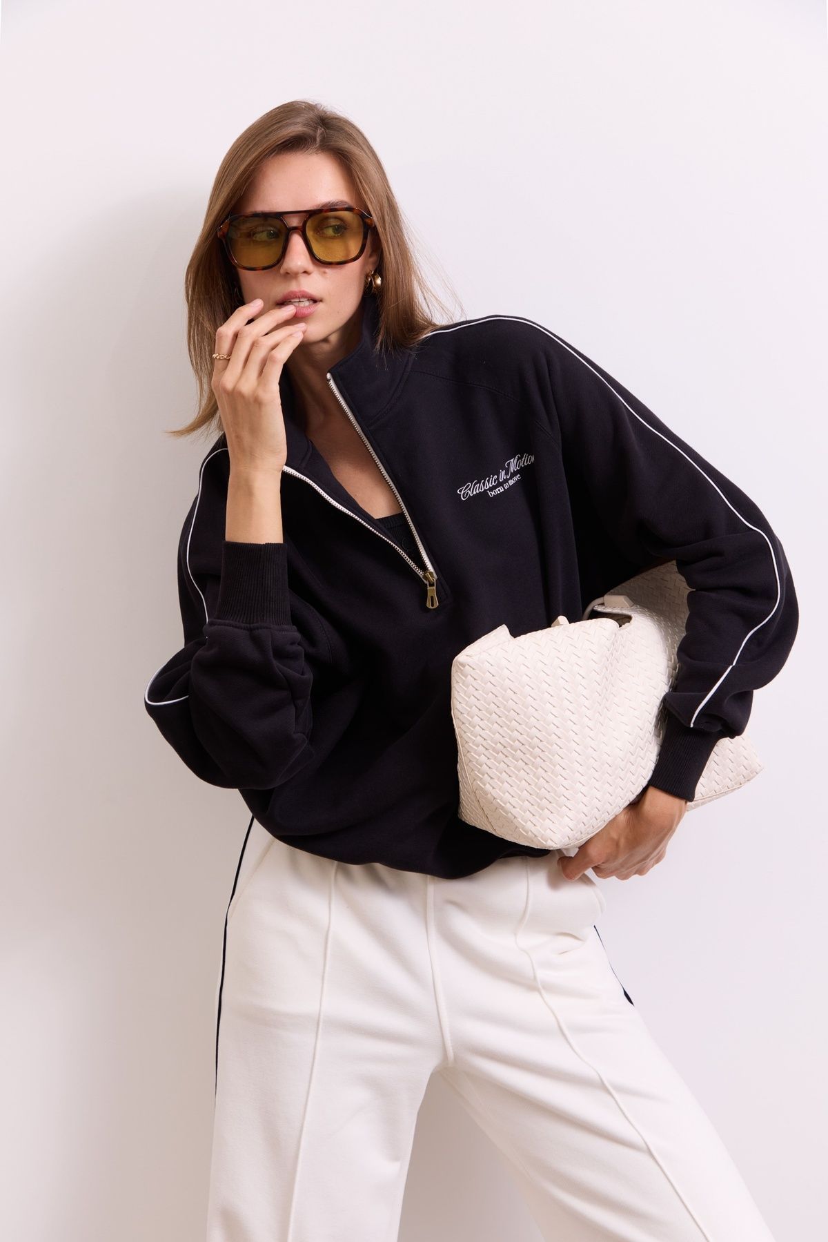 Світшот Classic in Motion Half Zip, Чорний/Молочний кант 01413 фото